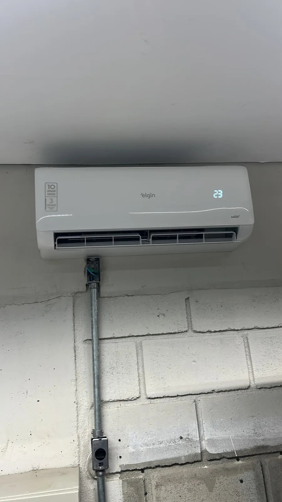 Ar-condicionado Elgin Inverter vendido e instalado pela NF Climatização