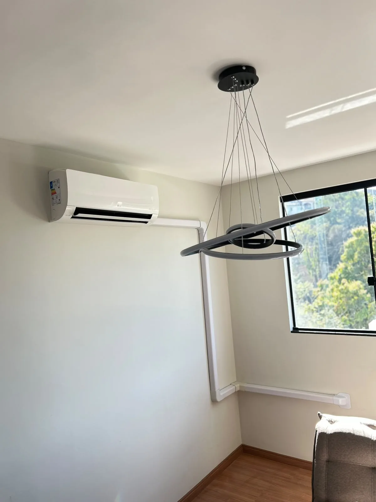 Ar-condicionado LG instalado pela NF Climatização em sala residencial